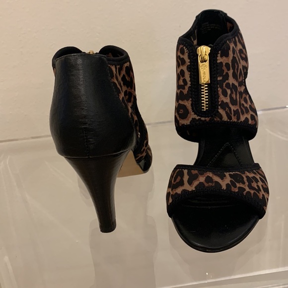 Sola  leather and leopard print textile material that feels like stretch nylon - Picture 3 of 9